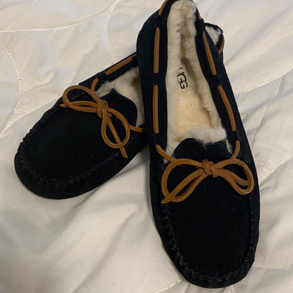 Brand new without tags Ugg black Ugg slippers - Picture 2 of 4